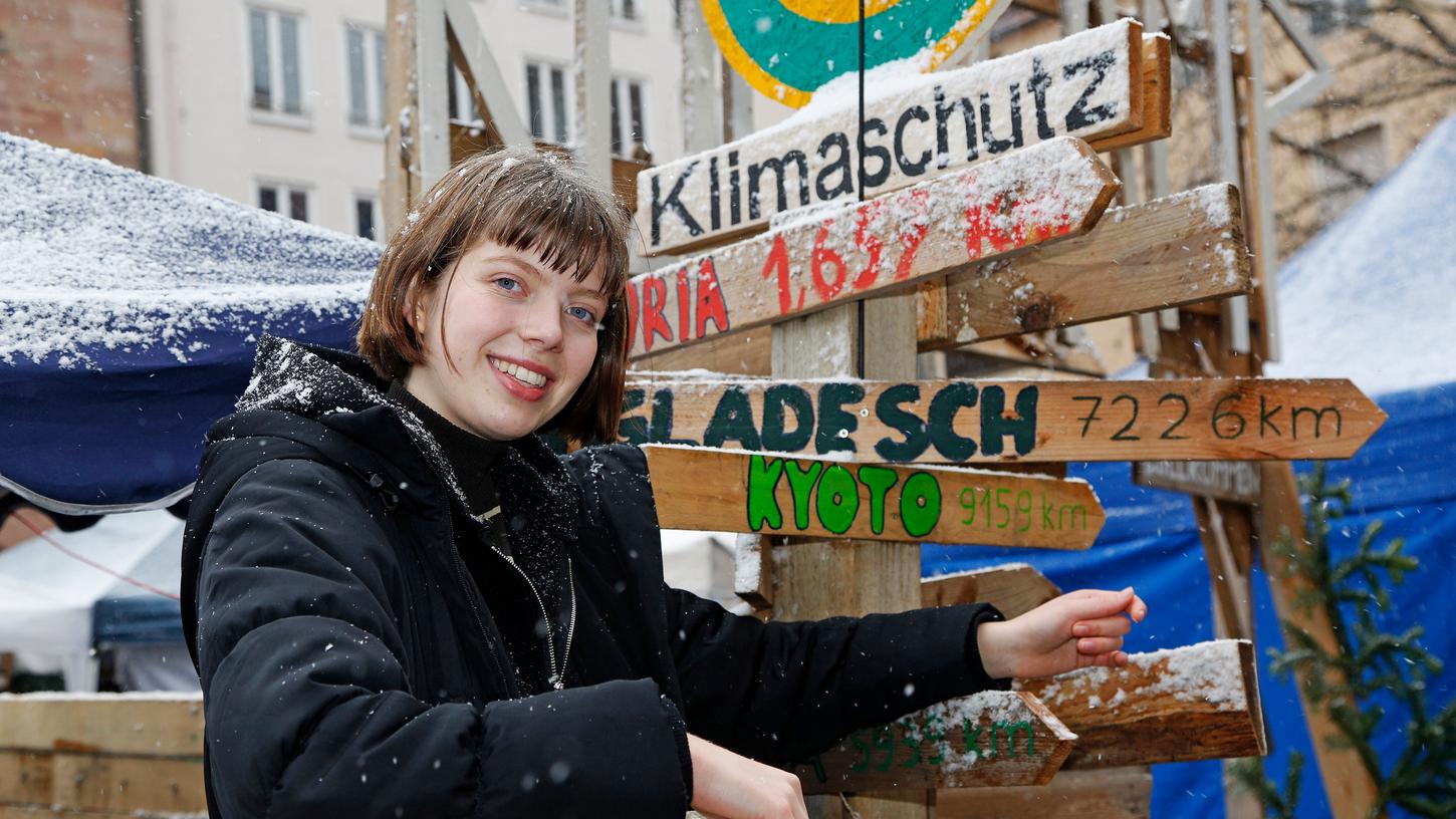 "Wir kämpfen, bis ihr handelt": Matilda Tomlin engagiert sich  bei "Fridays for Future" in Nürnberg.