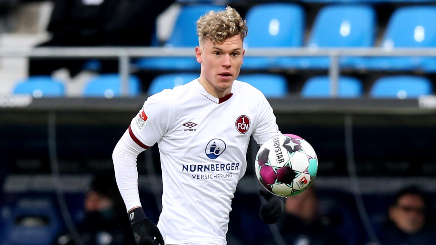 So möchten ihn die Club-Fans sehen: Robin Hack mit Ball unterwegs Richtung gegnerisches Tor. So möchten ihn die Club-Fans sehen: Robin Hack mit Ball unterwegs Richtung gegnerisches Tor.