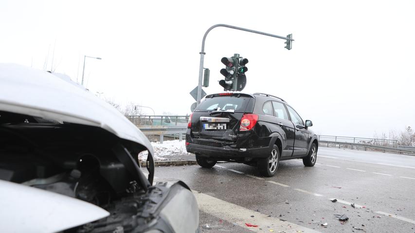 Auffahrunfall: BMW fährt Chevrolet SUV auf