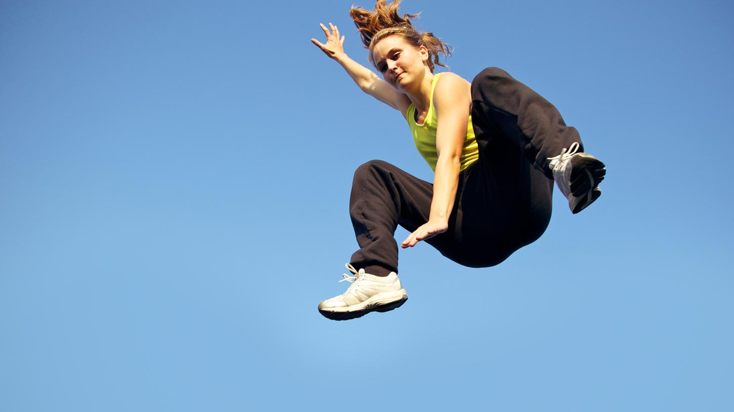 Das Fürther Ferienprogramm bietet unter anderem einen Parkour-Kurs.
Das Fürther Ferienprogramm bietet unter anderem einen Parkour-Kurs.