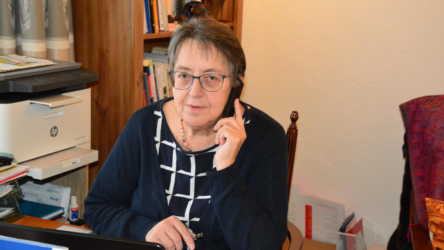 Viele gute Ratschläge hat Irmgard Ginzel für Angehörige von Pflegenden. Sie weiß, was den Menschen zusteht und hat dank ihrer langen Berufstätigkeit in der Diakoniestation in Gräfenberg noch viele Kontakte zu Pflegeeinrichtungen. 