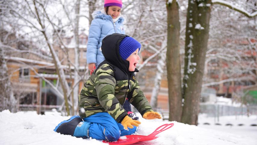 Auch im Kindergarten Sonnenblumenkinder hatten die Jungen und Mädchen in der Notbetreuung mit ihren Erzieherinnen viel Spaß im Schnee...
