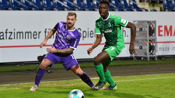 Startelf-Debüt fürs Kleeblatt. Im Sturmzentrum oft mitten im Geschehen, Vorlagengeber zum Tor des Abends. Per Kopf oder nach dem Alu-Abpraller nicht abgezockt genug. Dann selbst im Alu-Pech. Trotz allem überraschend selbstbewusst. Am Ende sogar noch mit einem Tunnel, der wohl endgültig zeigt: Der ehemalige Kreisliga-Stürmer ist bei den Profis angekommen.