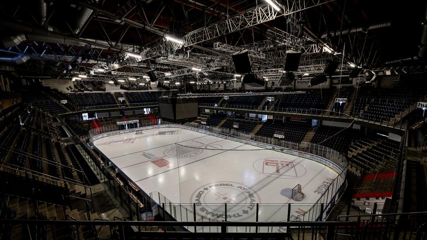 In der Arena Nürnberger Versicherung tragen die Ice Tigers ihre Heimspiele aus. In der stark verkürzten Saison 2020/2021 spielen sie vor leeren Rängen. 