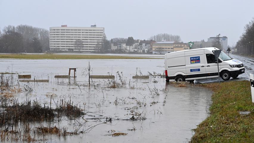 Tauwetter und Regenfälle: In Erlangen steht das Wasser