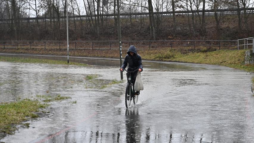 Ziemlich nass: Hochwasser in Erlangen
