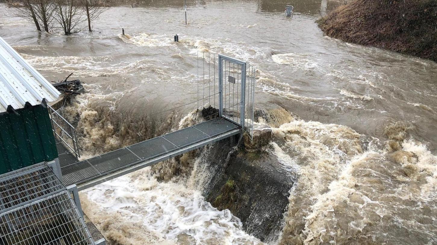 Hochwasser in Oberfranken: Dauerregen ließ Bäche über die Ufer treten
