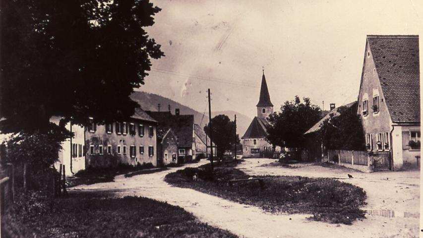 Das Dorf in früherer Zeit: Historisches Graben