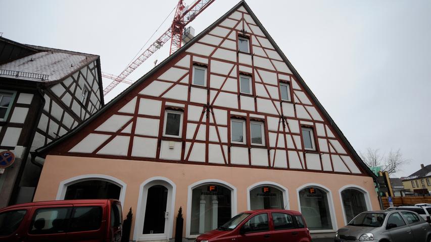 Rathaus-Baustelle: Eisen-Last zerstört privaten Dachstuhl