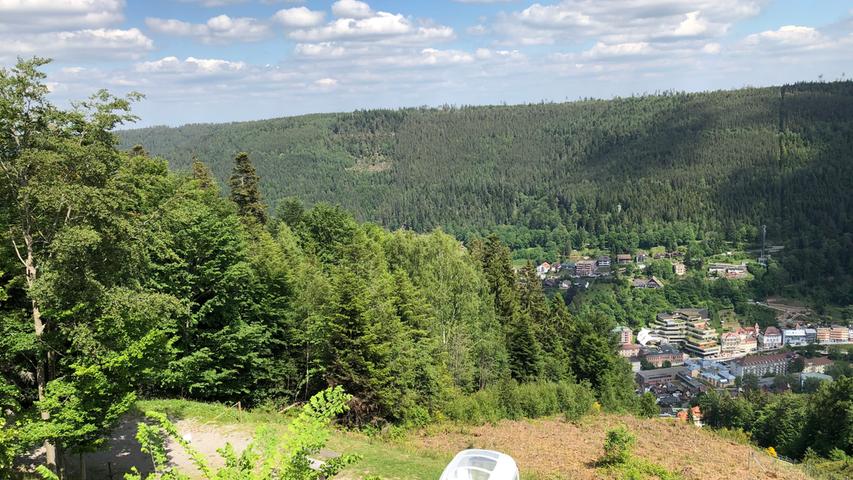 Wie in Treuchtlingen gibt es etwa einige "Sleepero"-Standorte mit besonderem Ausblick. Dieses Bild zeigt etwa den Standort auf dem Sommerberg in Bad Wildbad.