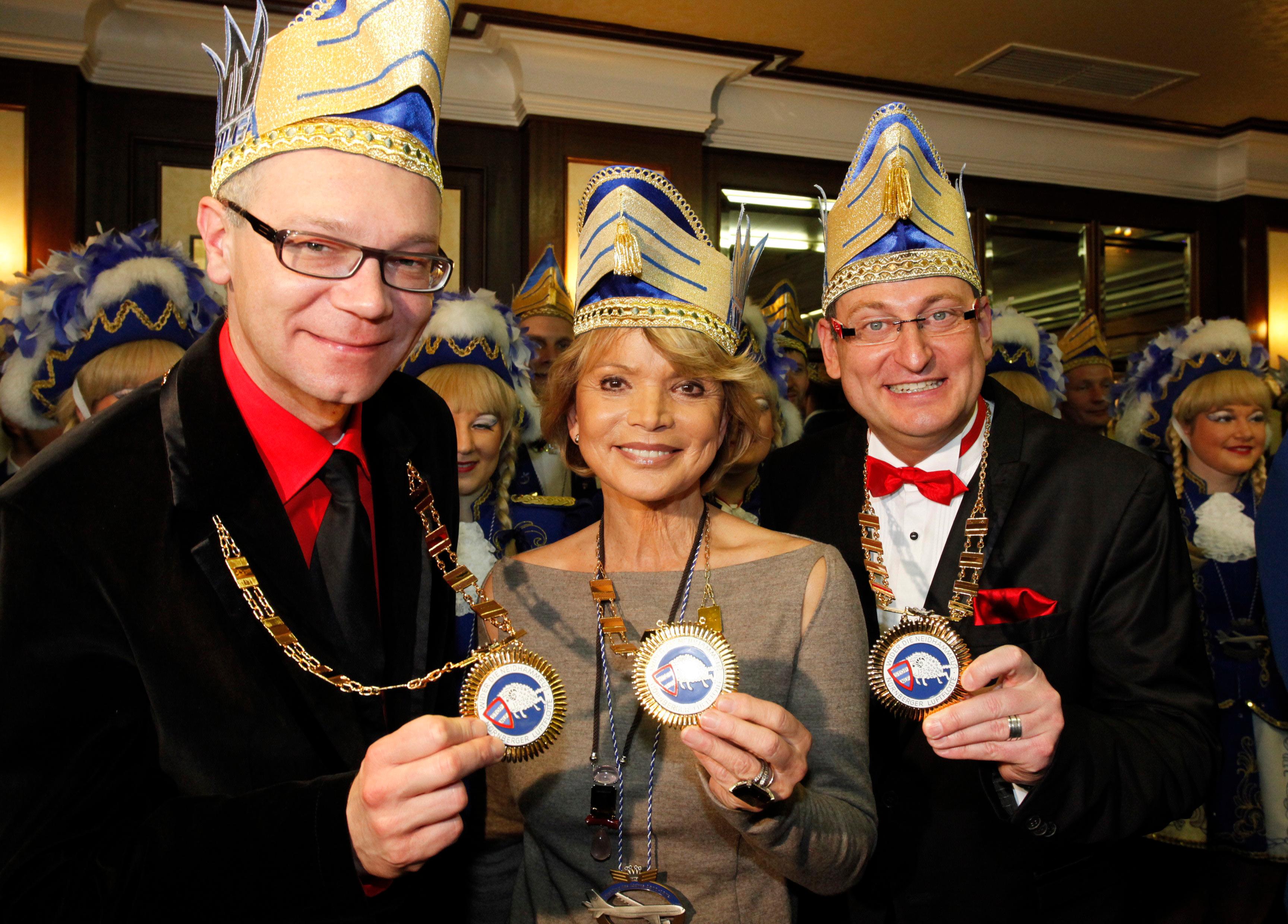 MissWahl, Fasching, fliegende Fäuste Wie im Maritim die Post abging