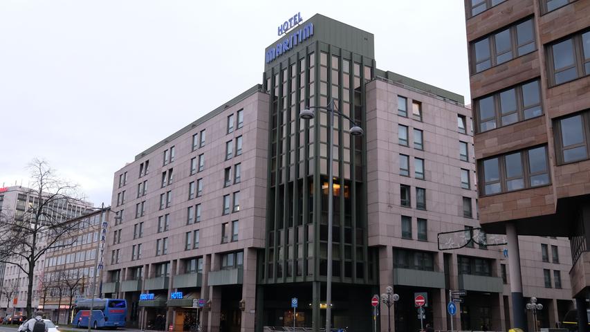 Die Maritim Hotelgesellschaft hat sich mit dem neuen Besitzer des Grundstücks, einem schwedischen Investor, nicht auf eine Verlängerung des Pachtvertrags einigen können. Deshalb endet die Ära "Maritim" in Nürnberg.