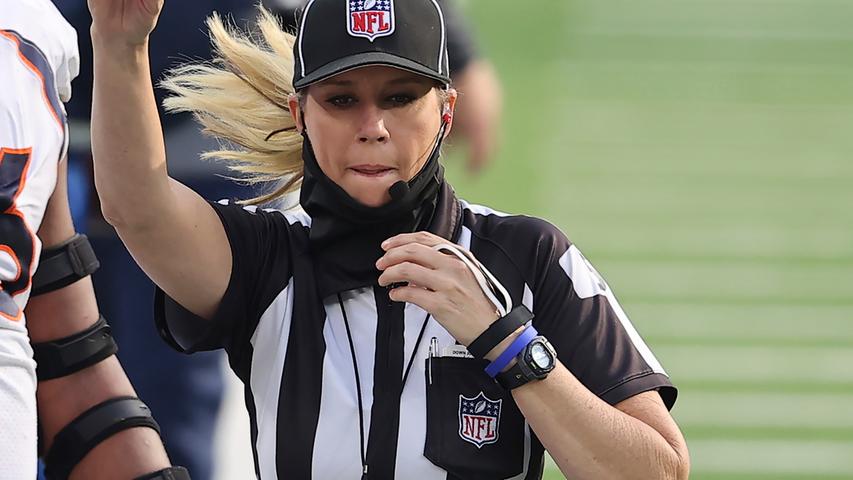 Sarah Thomas ist die erste Schiedsrichterin bei einem Super Bowl.