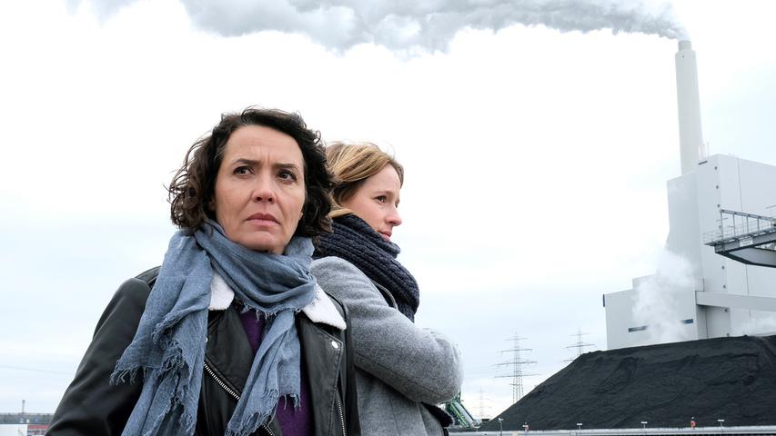 Odenthal (Ulrike Folkerts) und Stern (Lisa Bitter, r) übernehmen die Ermittlungen. 