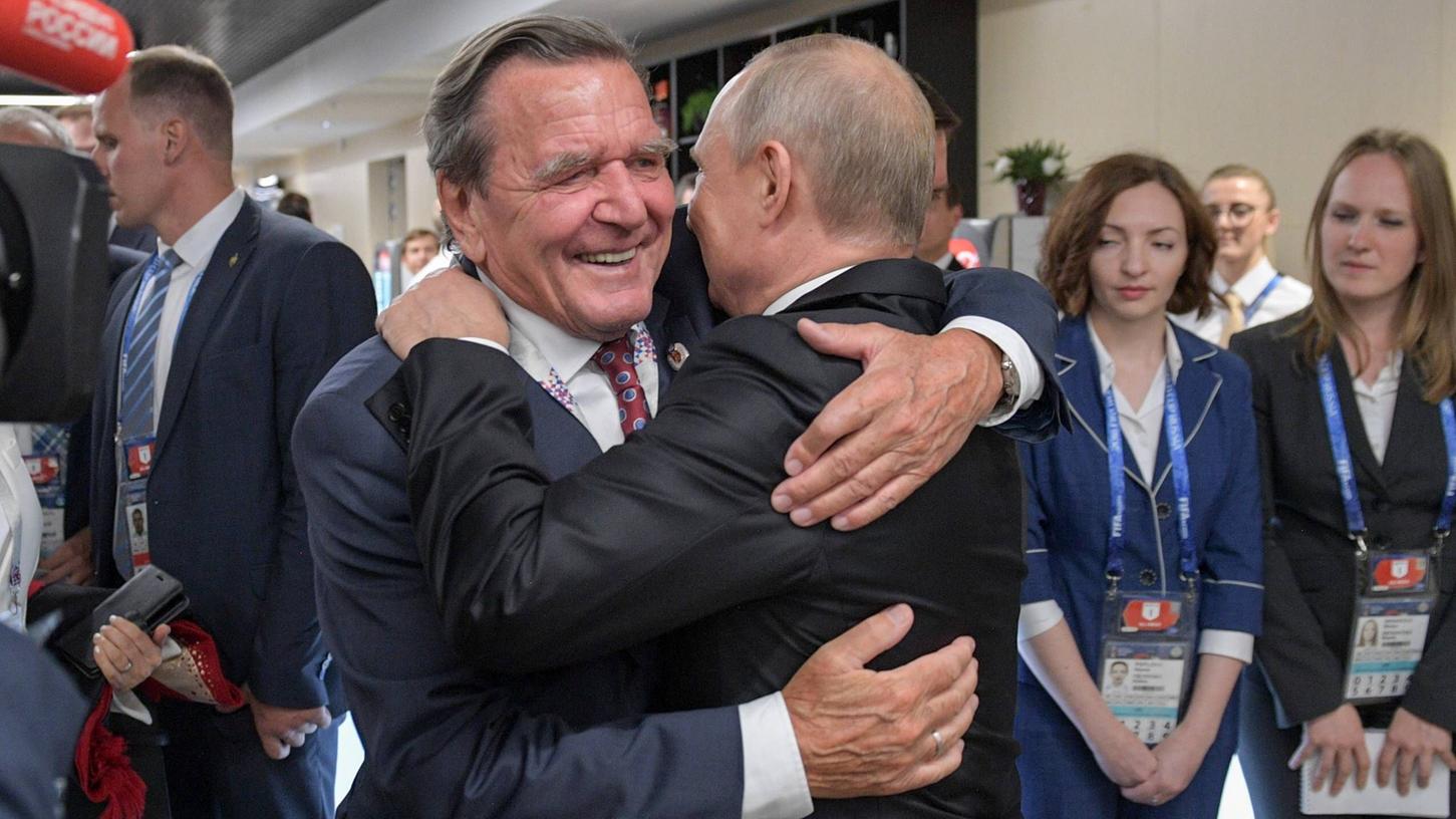 (Zu) gute Freunde: Gerhard Schröder und Wladimir Putin.