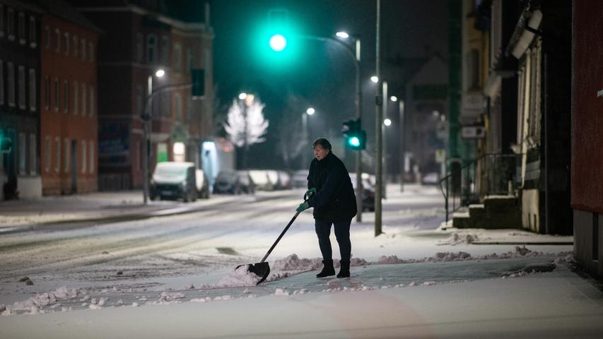 Wintereinbruch: Schneechaos bricht in Mitteldeutschland aus