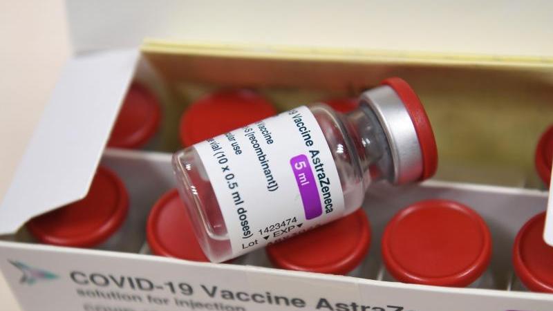 AstraZeneca: Leiter des Impfzentrums Erlangen appelliert 