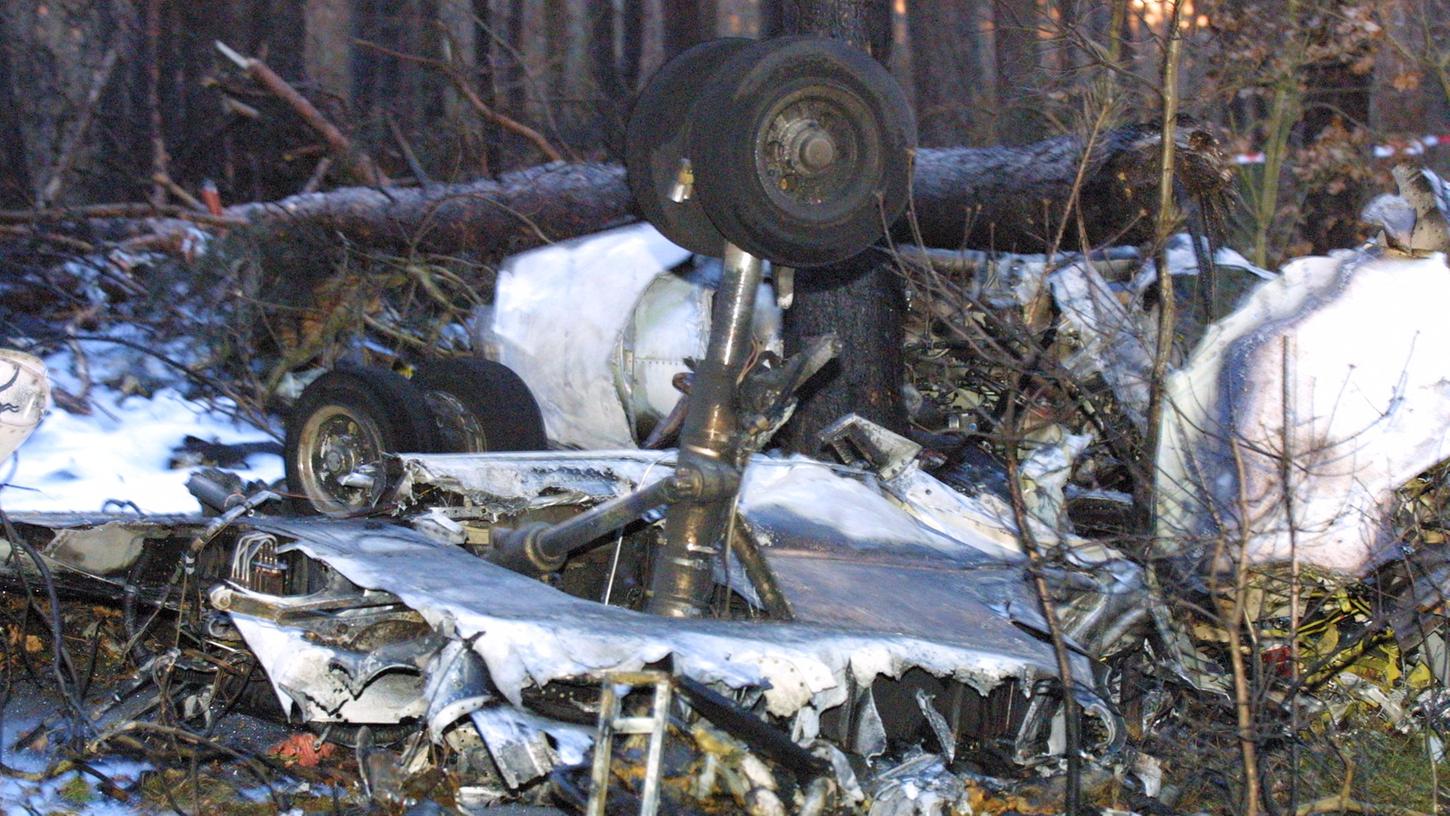 Am 8. Februar 2001 stürzte ein Flugzeug in einem Waldstück bei Kraftshof ab.