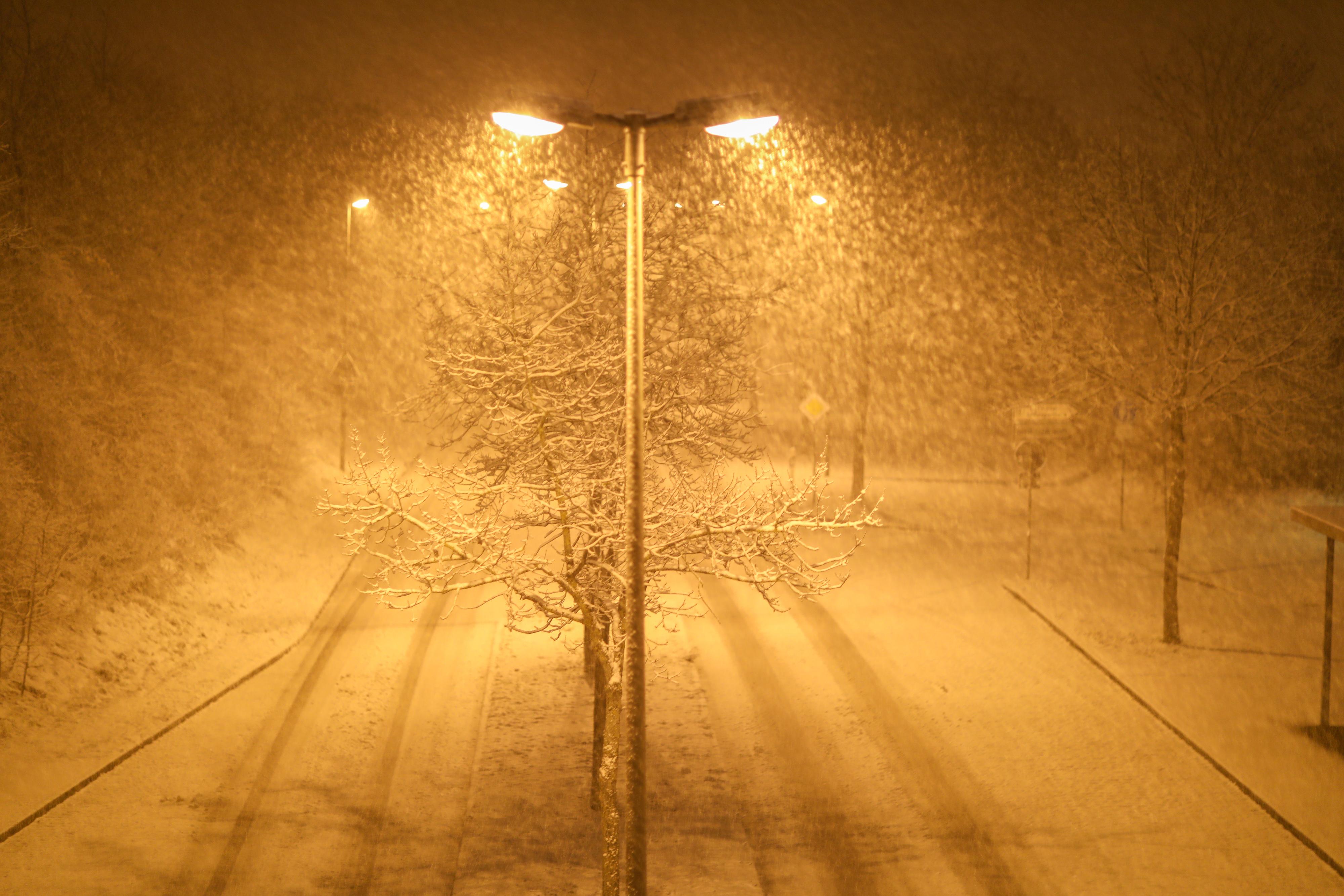 Torsten Hanspach (tha):.ESchneetreiben in Erlangen
