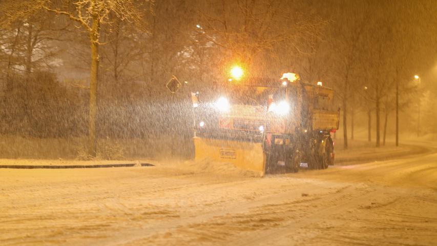 Heftiger Schneefall in Erlangen: Räumdienste im Einsatz