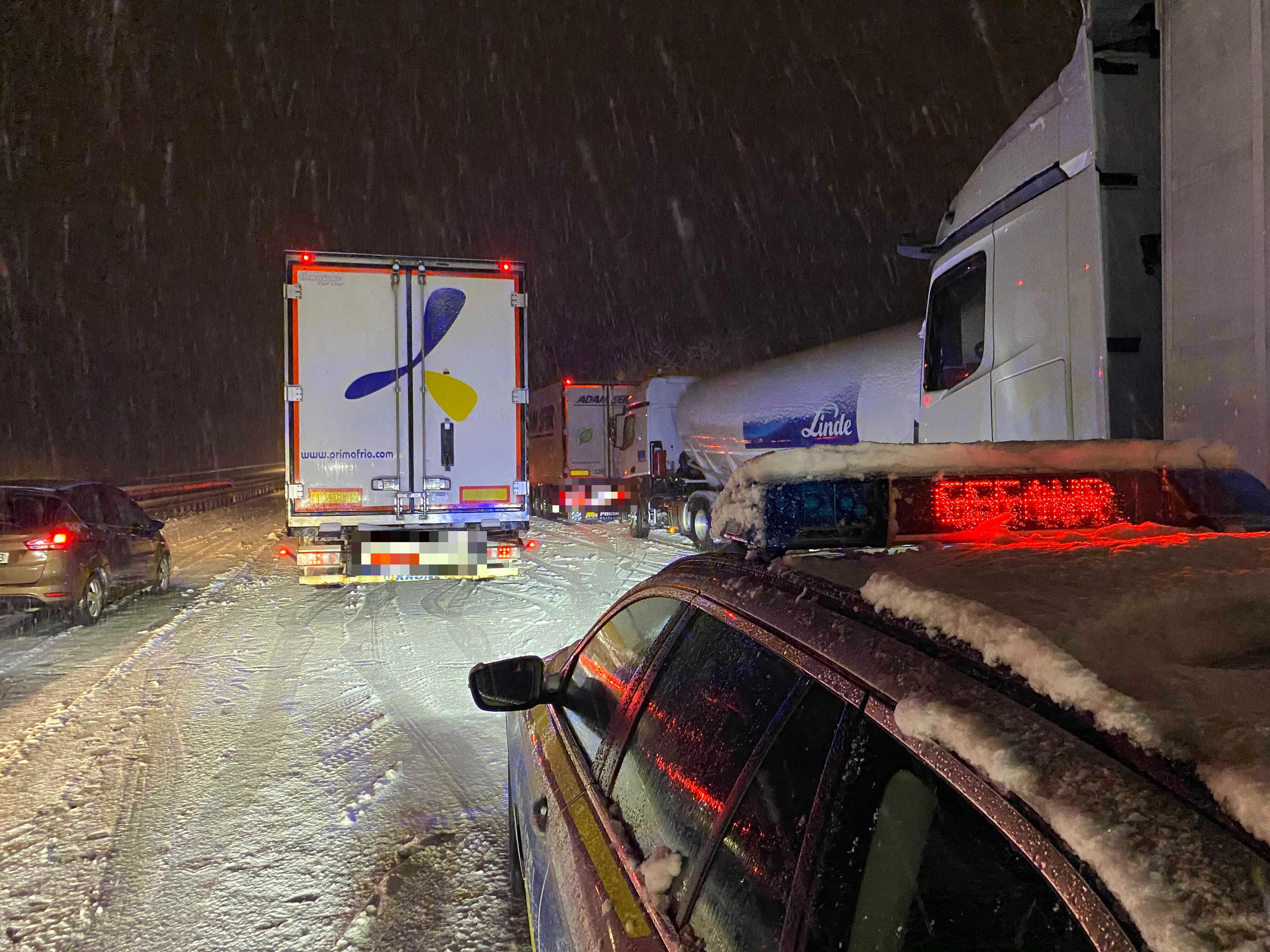 Chaos auf der Autobahn in Mittelfranken: Hunderte Lastwagen stehen im Stau