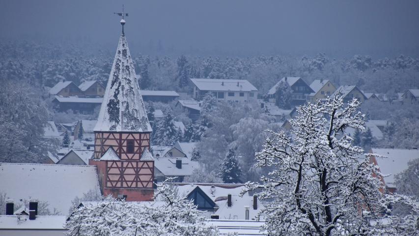 Der Schnee kam über Nacht: Der Winter ist zurück im Landkreis Roth