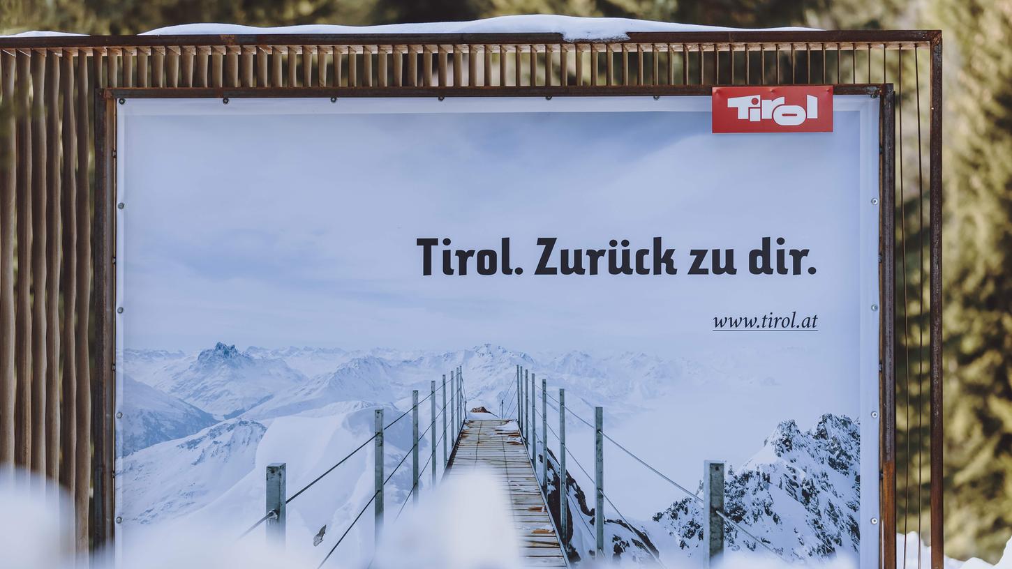 Nicht notwendige Reisen nach Tirol sollen nach einem Appell der österreichischen Regierung unterlassen werden. Zudem fordert die Regierung Urlauber zu einem Corona-Test auf, die sich in den vergangenen zwei Wochen in Tirol aufgehalten haben.