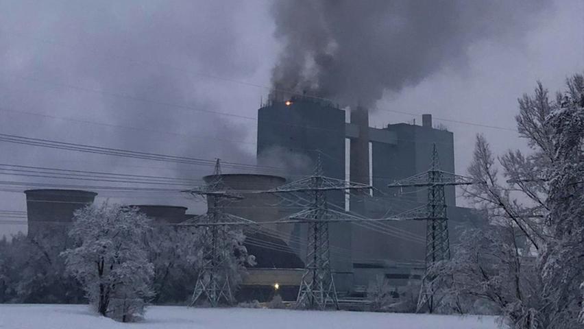 Dicke Rauchwolke über Nürnberg: Kraftwerk stand in Flammen