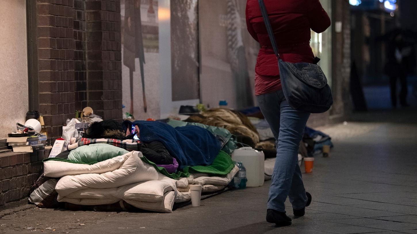 Selbst bei strengem Frost harren manche Obdachlose auch in Nürnberg im Freien aus - ihre Zahl ist, soweit bekannt, zum Glück überschaubar. 