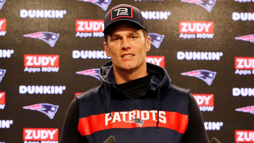 2000 an 199. Stelle gedraftet, spielte Tom Brady bis 2019 bei den New England Patriots. In dieser Zeit machte er sich mit sechs Titeln zur Legende.