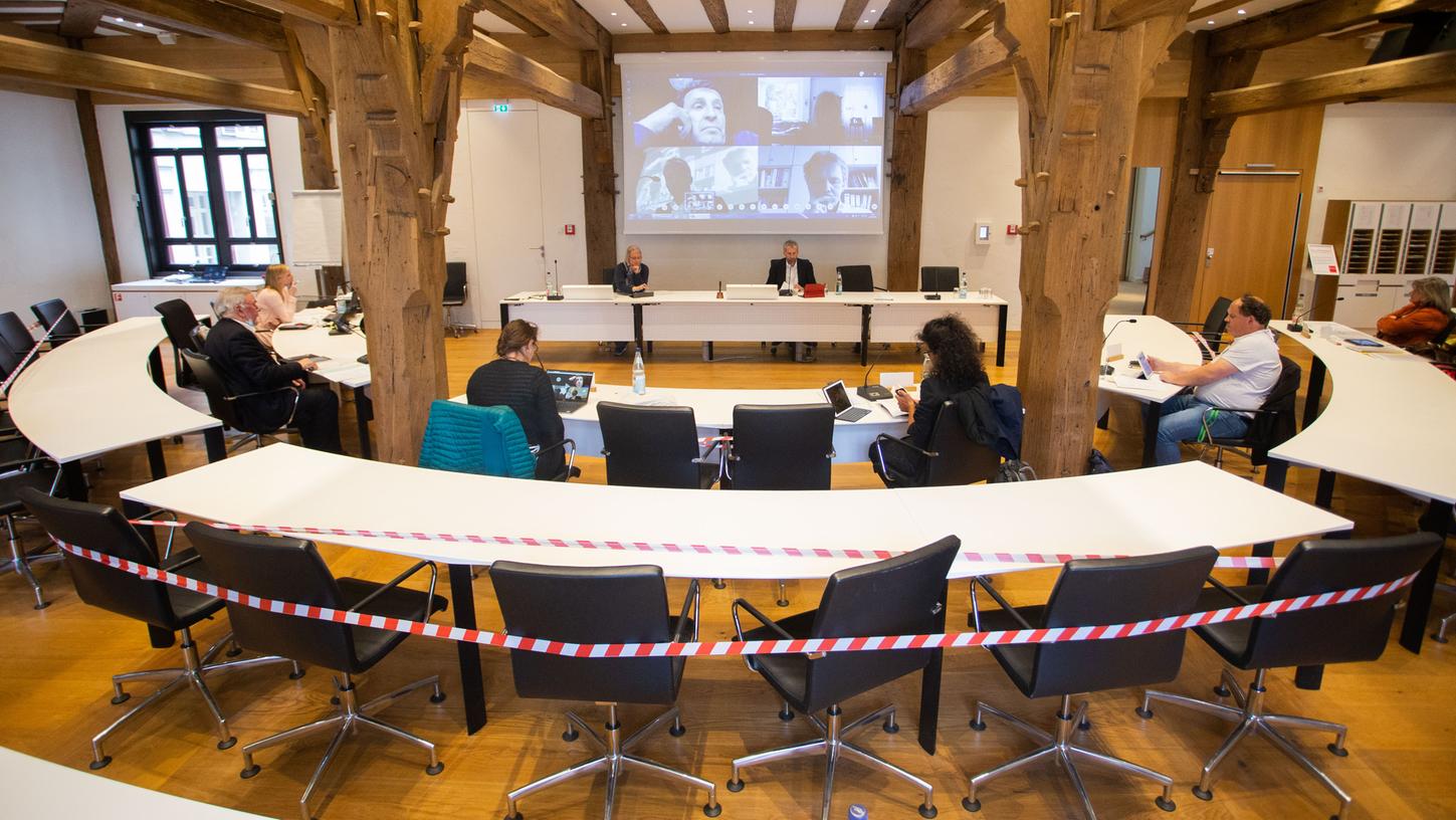 Auch in Bayern ist inzwischen angesichts der anhaltenden Pandemie die Übertragung von politischen Treffen wie Stadtratssitzungen im Internet erlaubt. In Höchstadt sprachen sich die Räte aber mehrheitlich dagegen aus.