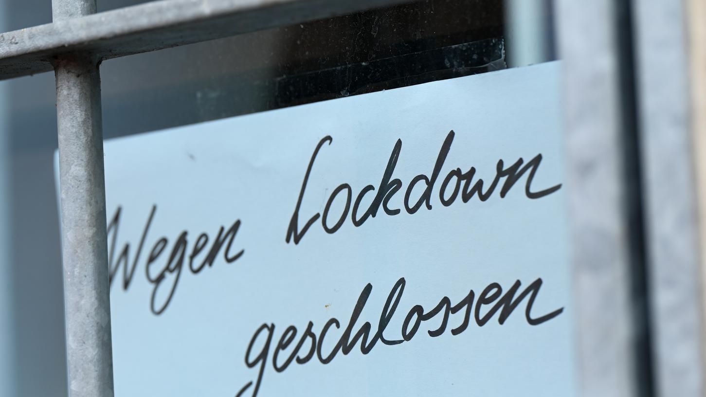 Wie geht es mit dem Lockdown weiter? Darüber wird beim nächsten Corona-Gipfel zwischen der Kanzlerin und den Ministerpräsidenten und Ministerpräsidentinnen diskutiert. Wie geht es mit dem Lockdown weiter? Darüber wird beim nächsten Corona-Gipfel zwischen der Kanzlerin und den Ministerpräsidenten und Ministerpräsidentinnen diskutiert.
