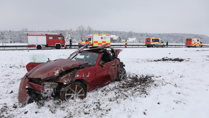 Auto überschlägt sich bei Ammerndorf: Frau schwer verletzt