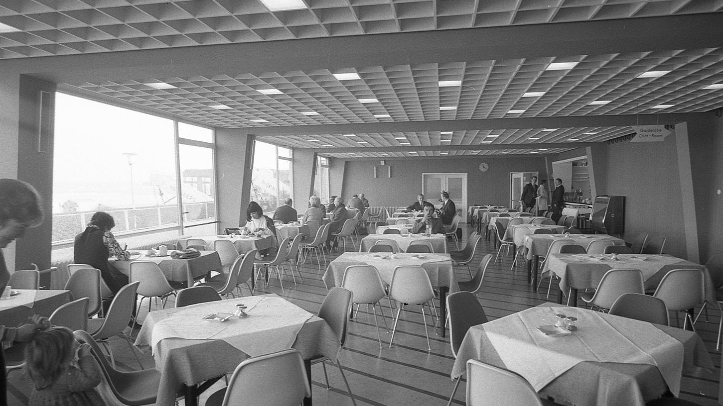 13. Februar 1971: Flughafen-Restaurant im neuen Look