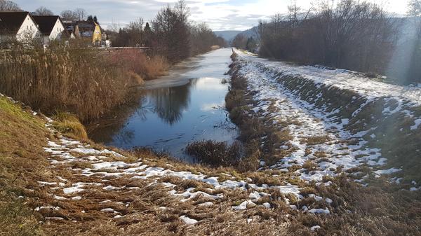 Der alte Ludwig-Donau-Main-Kanal vor den Stadttoren.
