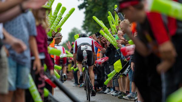 Der Challenge Roth wird verschoben: Die Triathlon-Großveranstaltung soll am 5. September stattfinden. Organisator Felix Walchshöfer und sein Team hoffen auf den Sommer und die Impfungen gegen das Coronavirus.