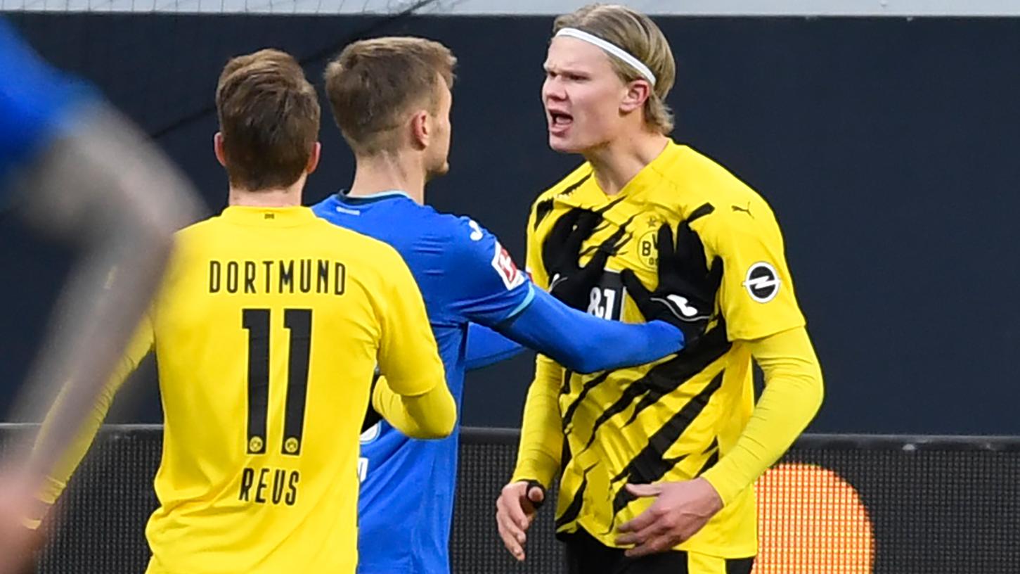 Unentschieden für den BVB: Den Dortmundern droht der Absturz ins Mittelmaß der Fußball-Bundesliga.
Unentschieden für den BVB: Den Dortmundern droht der Absturz ins Mittelmaß der Fußball-Bundesliga.