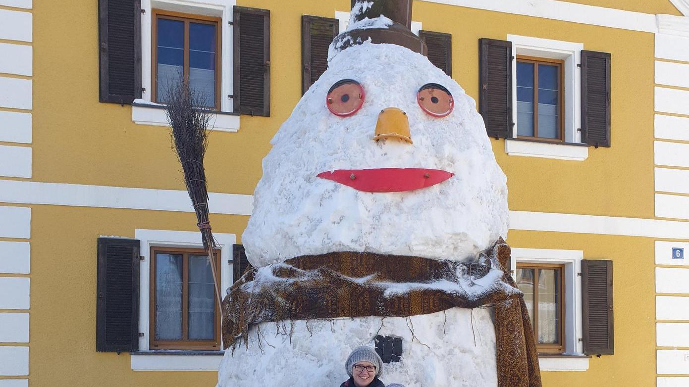 In Mörsach steht ein Schneemann im XXL-Format