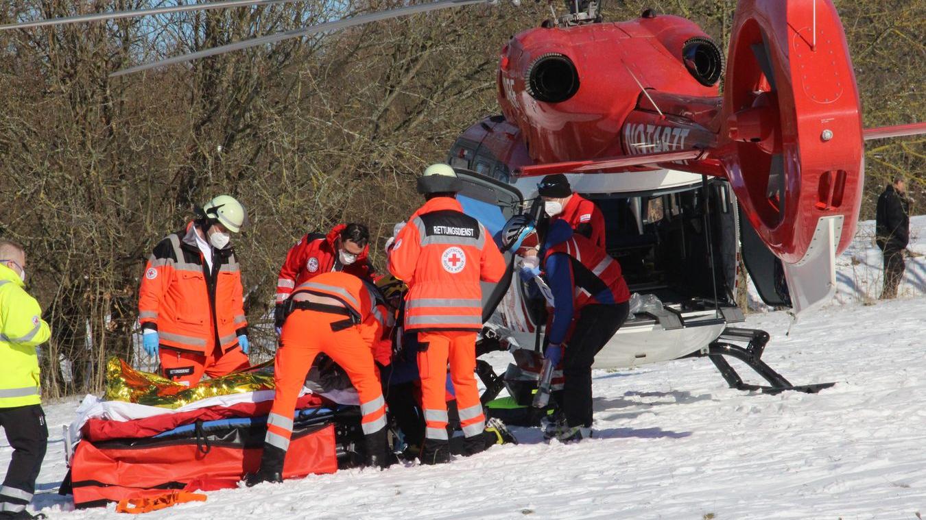 Nach ihrem Snowboard-Unfall wurde die junge Frau mit dem Rettungshubschrauber ins Nürnberger Südklinikum geflogen.