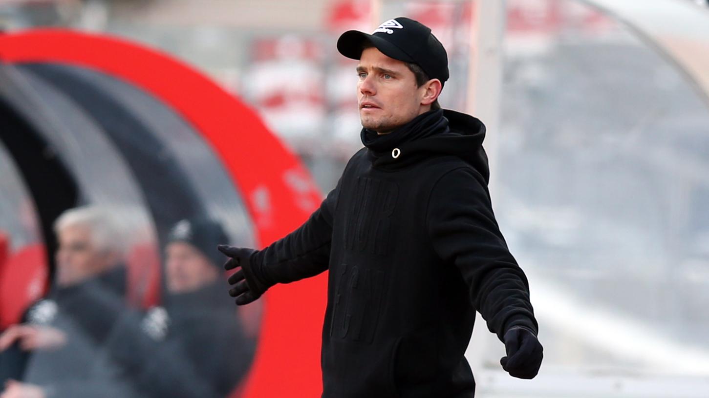 Robert Klauß' Erklärung seines Matchplans sorgte für Unverständnis ebenso wie für Anerkennung. Robert Klauß' Erklärung seines Matchplans sorgte für Unverständnis ebenso wie für Anerkennung.