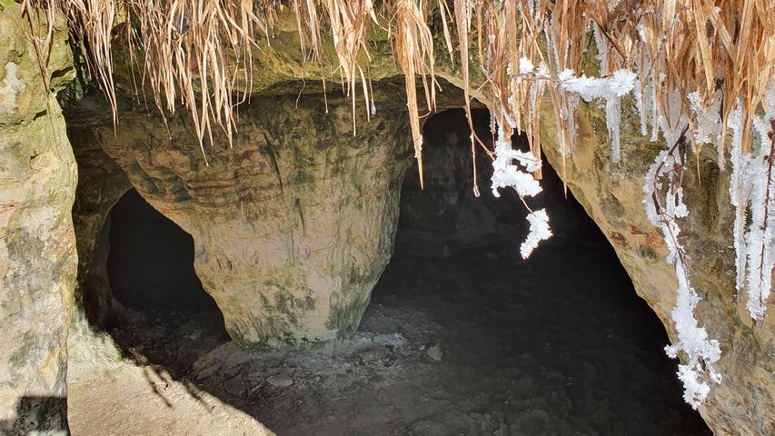 Die Bucher Höhlen wurden von Menschen gegraben.