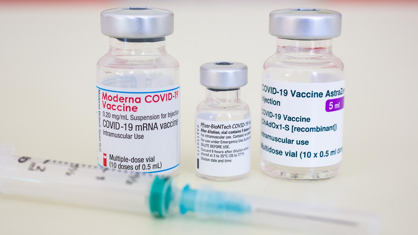 Biontech/Pfizer, Moderna und AstraZeneca sind mit jeweils einem eigenen Corona-Impfstoff auf dem Markt. deren Wirksamkeit wird unterschiedlich eingeschätzt.