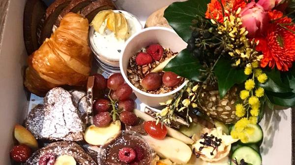 Lust auf Brunch? In Fürth gibt es leckere Frühstücksboxen, auch in der veganen Variante. Achtung: Die Schlemmerpakete müssen mindestens einen Tag vorher bestellt werden.