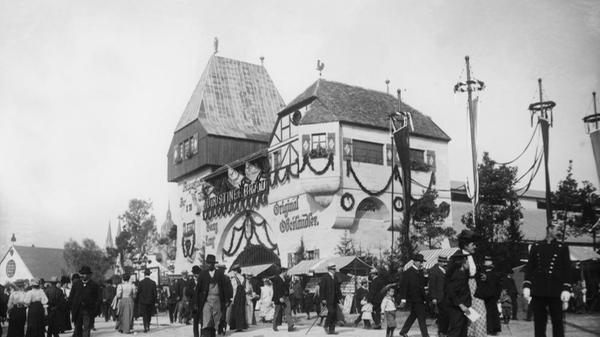 Nach Langs Tod im Jahr 1904 betrieb seine Frau Mina die Halle weiter. Wilhelmine Margaretha Birkmann, Tochter eines Zigarrenfabrikanten, hatte Georg Lang im Jahr 1889 geheiratet. Noch in Nürnberg in der Weintraubengasse 2 wurde am 11.01.1890 Tochter Margaretha Lang geboren, im Jahr 1900 folgte in München der Sohn Friedrich.