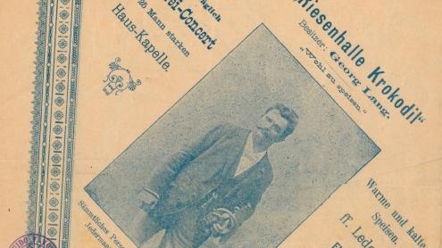 Lang wusste, dass bei ausgelassener Stimmung das Bier besonders reichlich floss. Deshalb ließ er in seiner „Riesenhalle Krokodil“, wie das Wirtshaus auf einer hauseigenen Serviette genannt wurde, tagtäglich eine 25 Mann starke Hauskapelle aufspielen. Auch mit „elektrischem Licht“ rühmte er sich – damals noch eine echte Besonderheit, die der Geschäftsmann mit dem geschickten Händchen für erfolgreiche Vermarktung gleich für sich zu nutzen wusste.