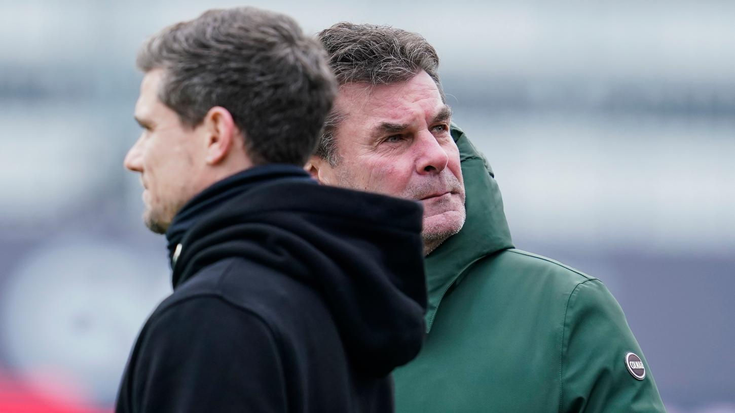 "Da wollen wir jetzt gemeinsam durch": Sportvorstand Dieter Hecking (li.) und Trainer Robert Klauß. "Da wollen wir jetzt gemeinsam durch": Sportvorstand Dieter Hecking (li.) und Trainer Robert Klauß.