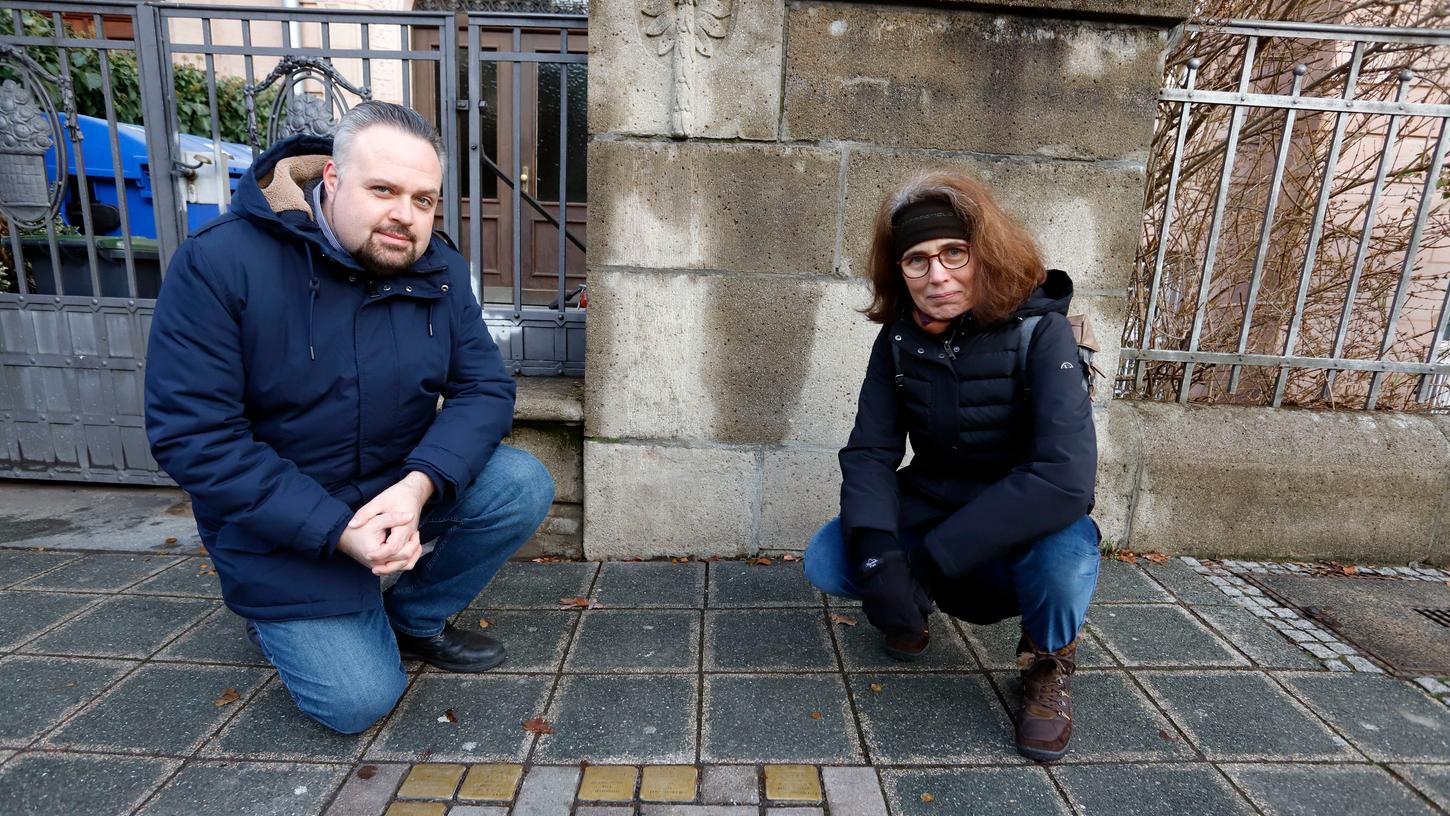 Die beiden Historiker Maren Janetzko und Pascal Metzger planen sechs neue Stolpersteine in Nürnberg.