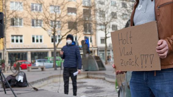"Holt Vlad zurück!": Fürther Schüler protestieren gegen Abschiebung ihres Mitschülers