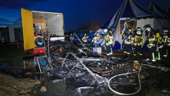 Feuer in Forchheim ausgebrochen: Wohnwagen neben Circus Renz brennt