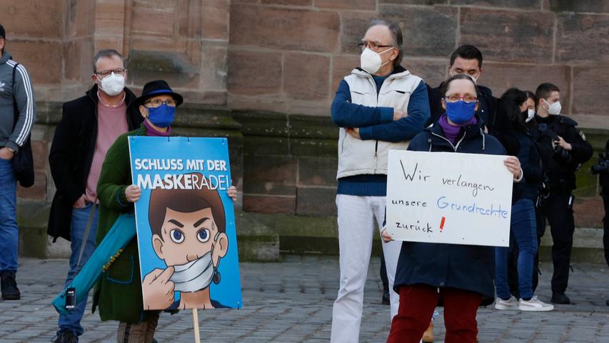 Schweigemarsch und AfD-Protest: Demos gegen Corona-Maßnahmen in Nürnberg